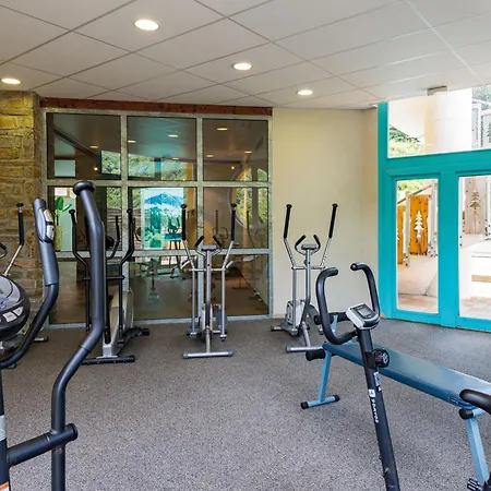 Lagrange Le Domaine Des 100 Lacs Aparthotel