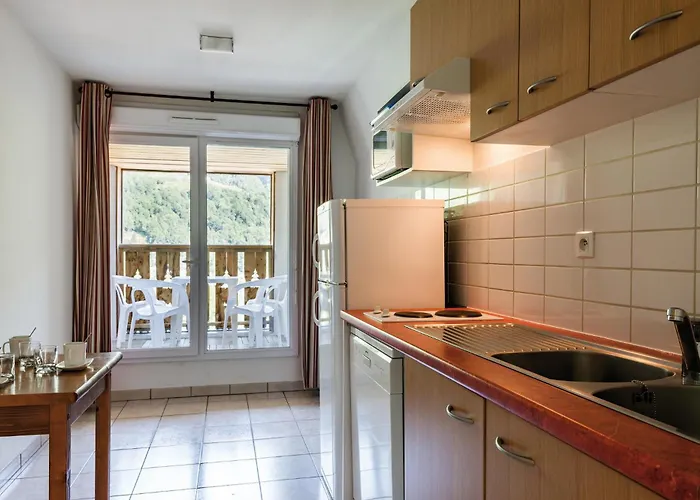 Lagrange Le Domaine Des 100 Lacs Aparthotel