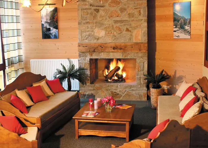 Aparthotel Lagrange Le Domaine Des 100 Lacs 3*