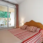 Aparthotel Lagrange Le Domaine Des 100 Lacs