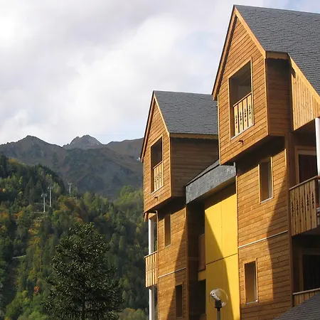 Aparthotel Lagrange Le Domaine Des 100 Lacs