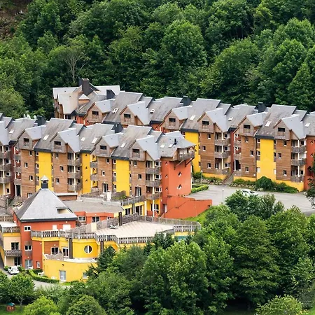 Апарт-отель Lagrange Le Domaine Des 100 Lacs