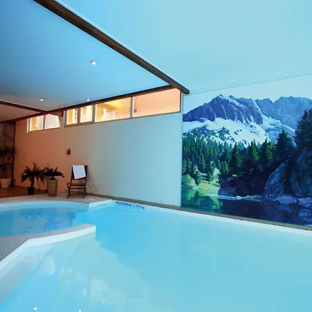 Apart-hotel Lagrange Le Domaine Des 100 Lacs 3*